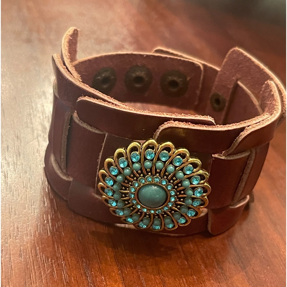 Beautiful peacock leather bracelet
